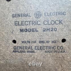 Horloge murale vintage General Electric Mid Century Modern rouge cerise 2H20 fonctionne