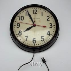 Horloge murale vintage General Electric Modèle 2HA7012 14 Bakélite marron industrielle