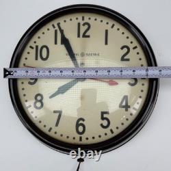 Horloge murale vintage General Electric Modèle 2HA7012 14 Bakélite marron industrielle