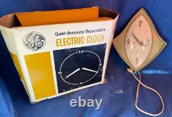 Horloge murale vintage General Electric modèle 2159 verte avocat style mid-century modern
