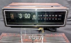Horloge-réveil radio Flip Vintage GE General Electric 1984 7-4305F FONCTIONNELLE