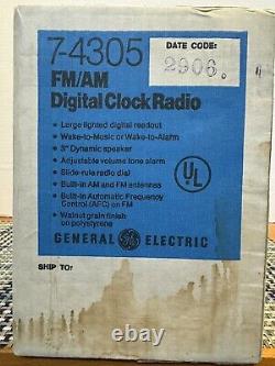 Horloge-réveil radio à flip vintage General Electric de 1984 7-4305 NON OUVERT NOUVEAU