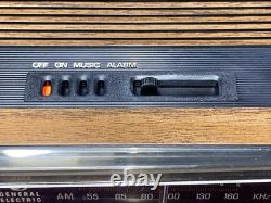 Horloge-réveil radio flip vintage General Electric 1984 7-4305D EN EXCELLENT ÉTAT