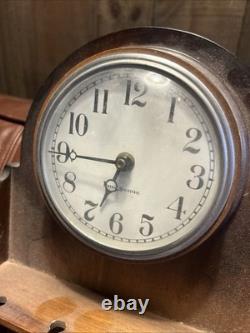 Horloge vintage General Electric en bois à suspendre au mur avec étagère d'exposition pour pipe/cuillère