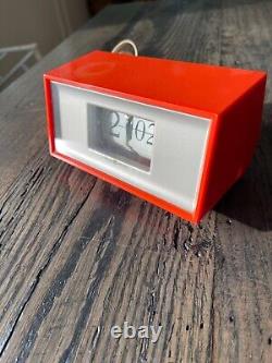 Horloge vintage à bascule General Electric GE Flip Clock 8114 Orange Testée Fonctionne parfaitement Atomic