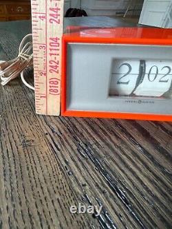 Horloge vintage à bascule General Electric GE Flip Clock 8114 Orange Testée Fonctionne parfaitement Atomic