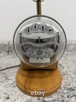Lampe de table industrielle steampunk vintage avec compteur électrique General Electric (GE)