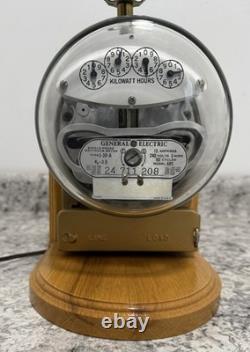 Lampe de table industrielle steampunk vintage avec compteur électrique General Electric (GE)
