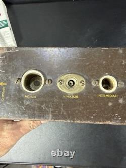 Lampe rare vintage GE Mazda à plusieurs douilles avec panneau métallique, difficile à trouver
