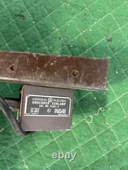 Lampe solaire vintage General Electric SUNLAMP originale avec pince industrielle sous le lit