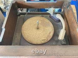 Lecteur de disques vintage à tube à vide General Electric GE, la radio fonctionne, le lecteur ne fonctionne pas.