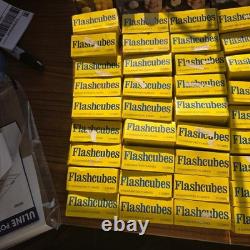 Lot en gros d’ampoules flash Flashcubes vintage GE General Electric pour appareil photo, en boîte