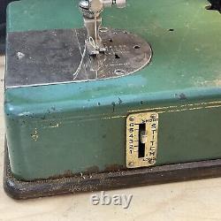 Machine à coudre portable vintage General Electric Model A + étui GE 5BA41BA3 VERT