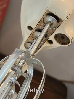 Mélangeur sur socle électrique General Electric Triple Whip 3 fouets avec 2 bols