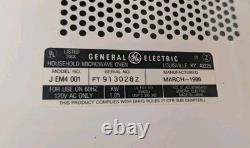 Micro-ondes Vintage General Electric Spacemaker III en bois avec quincaillerie supérieure