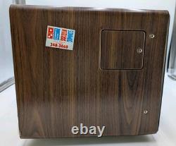 Micro-ondes Vintage General Electric Spacemaker III en bois avec quincaillerie supérieure