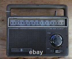 Modèle De Radio Am/fm À Alimentation Électrique Générale, N° 7-2825j Vintage