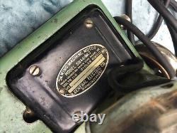 Modèle Vintage General Electric Ge Green Machine À Coudre Un Type De Plumes