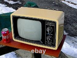 Nice Vintage 1978 Ge General Electric 10'' Tv Tv Couleur
