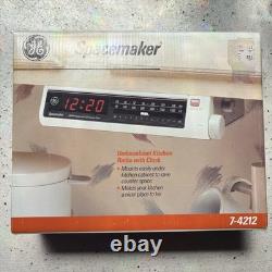 Nouveau radio de cuisine AM/FM GE Spacemaker vintage à fixer sous meuble avec horloge 7-4212