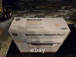 Nouvelle radio-réveil AM/FM GE Spacemaker vintage sous meuble 7-4230, neuve en boîte