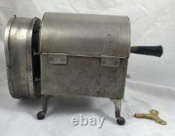 Oeuvres Vintage Universal Electric Coffee Roaster No. 926 MCM Horlogerie Et Électrique