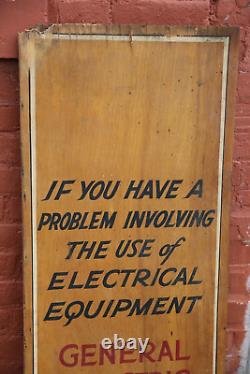 Panneau en bois vintage General Electric équipement électrique téléphones moteurs etc.