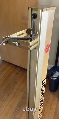 Panneau lumineux vintage General Electric GE Lighting Center à deux faces 48x4.5x2.5