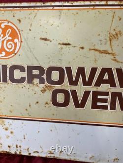 Panneau publicitaire en métal pour les fours à micro-ondes GE vintage, rustique et industriel 21 x 17