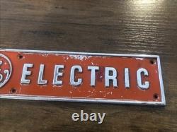 Panneau publicitaire en métal vintage original avec logo emblème de General Electric GE