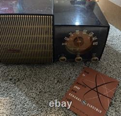 Phonographe vintage GE modèle 431 Radio AM Deluxe avec manuel d'instructions original