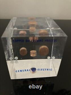 Poids en papier publicitaire Vintage Lucite de General Electric