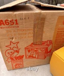 Projecteur phonoviseur Show'N Tell General Electric vintage A651 couleur caramel écossais
