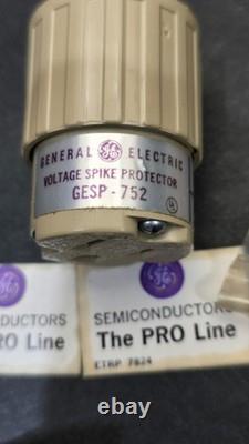 Protecteur de surtension vintage GE GESP-752 avec varistance MOV, complet avec emballage