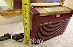 RADIO PORTABLE AM GÉNÉRAL ÉLECTRIQUE BURGONDY 4-TUBES VINTAGE 1952 MODÈLE 607 FONCTIONNE
