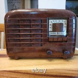 RARE Vintage 1939 General Electric GE H610 Tube Radio Magnifique Joue Terrific