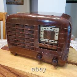 RARE Vintage 1939 General Electric GE H610 Tube Radio Magnifique Joue Terrific