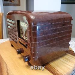 RARE Vintage 1939 General Electric GE H610 Tube Radio Magnifique Joue Terrific