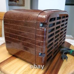 RARE Vintage 1939 General Electric GE H610 Tube Radio Magnifique Joue Terrific