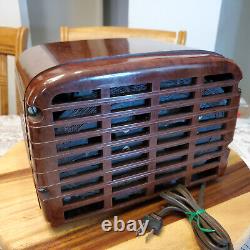 RARE Vintage 1939 General Electric GE H610 Tube Radio Magnifique Joue Terrific