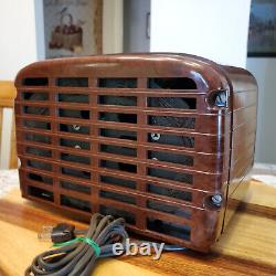 RARE Vintage 1939 General Electric GE H610 Tube Radio Magnifique Joue Terrific