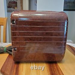 RARE Vintage 1939 General Electric GE H610 Tube Radio Magnifique Joue Terrific