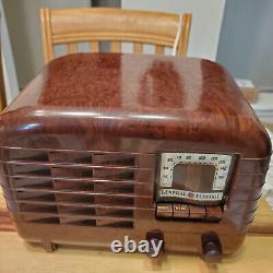 RARE Vintage 1939 General Electric GE H610 Tube Radio Magnifique Joue Terrific