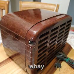 RARE Vintage 1939 General Electric GE H610 Tube Radio Magnifique Joue Terrific