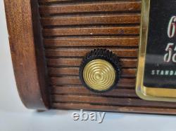 RARE radio à lampes General Electric C-103 vintage des années 1950, coffret en acajou