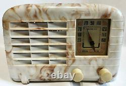 Radio À Tubes De 1939, Modèle General Electric Canada Km-51, Blanc/caramel Marbe