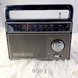 Radio AM/FM Vintage GE à double alimentation AC/batterie 7-2825H testée