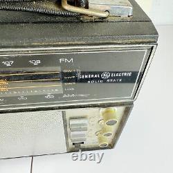 Radio AM/FM à État Solide General Electric Modèle P977C Moniteur Mondial des Années 60 Testé