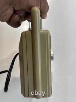 Radio AM/FM à piles / secteur General Electric Modèle No. 7-2825J Vintage