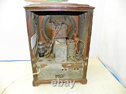 Radio AM Vintage General Electric S-22 Junior style Tombstone en bois #60977